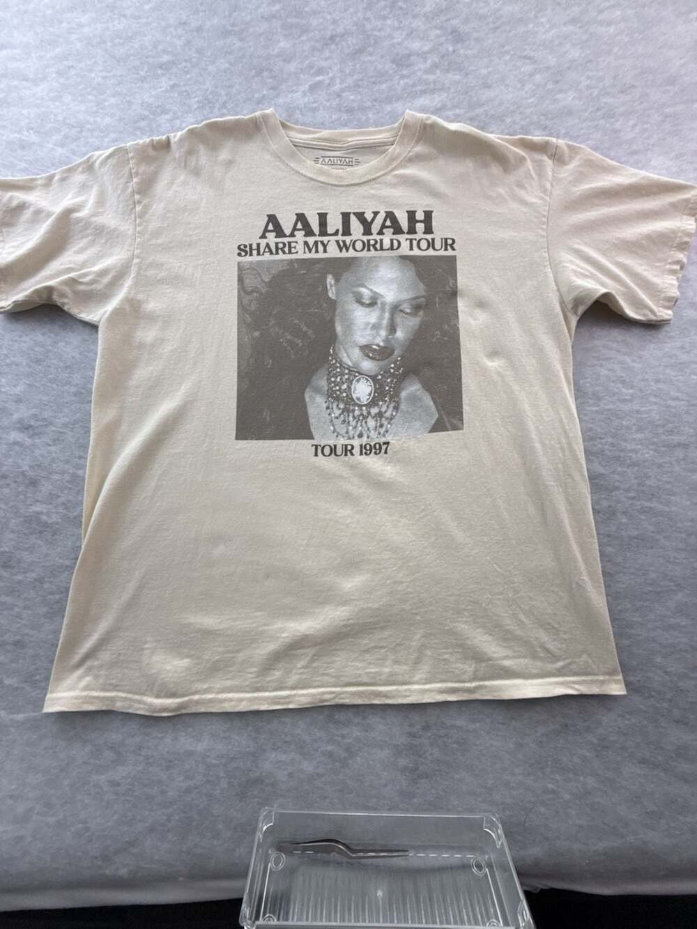 Aaliyah Share My World Tour 1997 Graphic T-Shirt Size XL